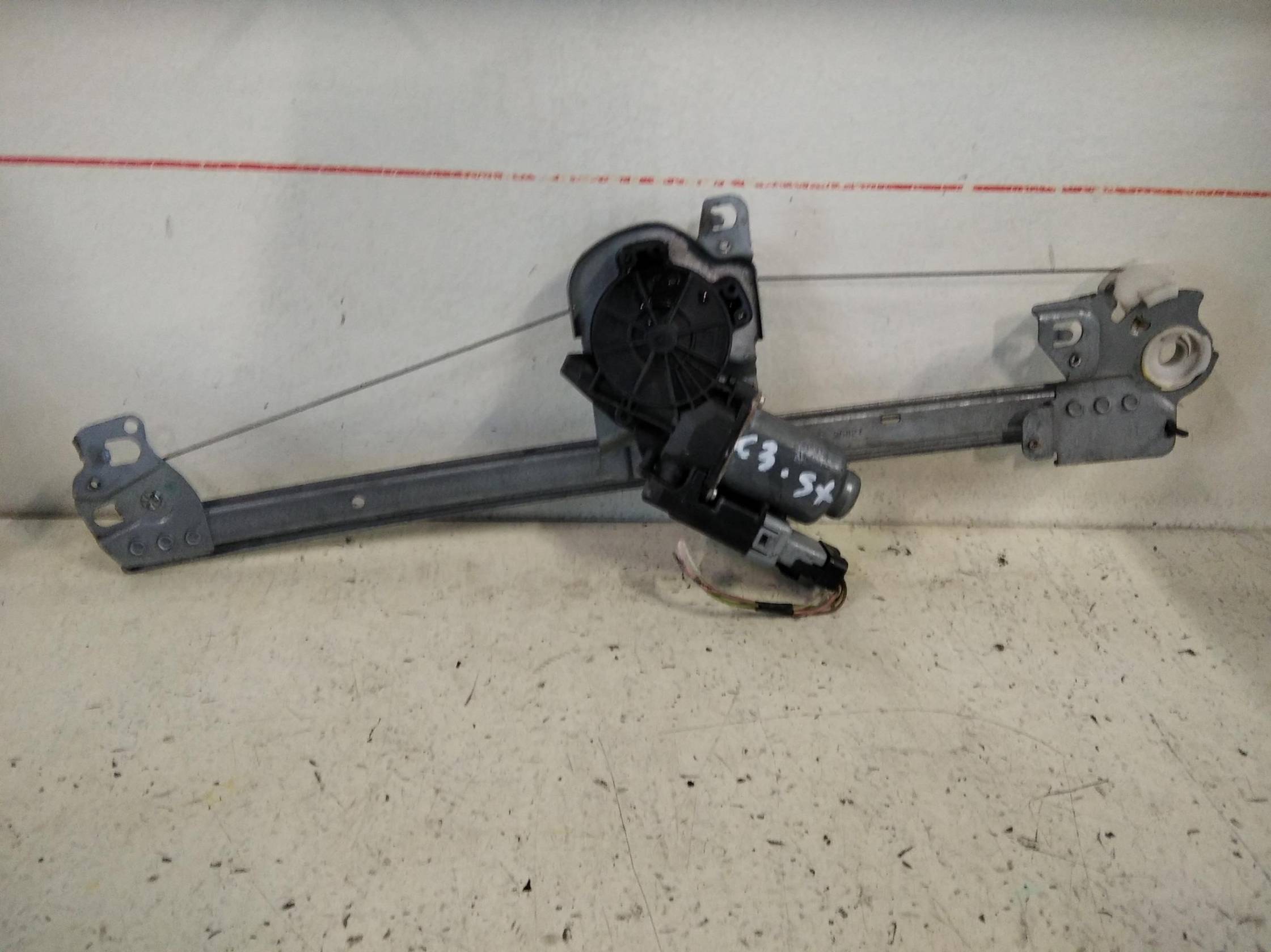 Alzacristallo elettr. porta ant. sx.